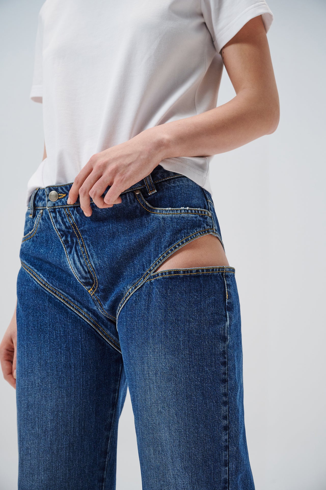 Cut-out denim pants