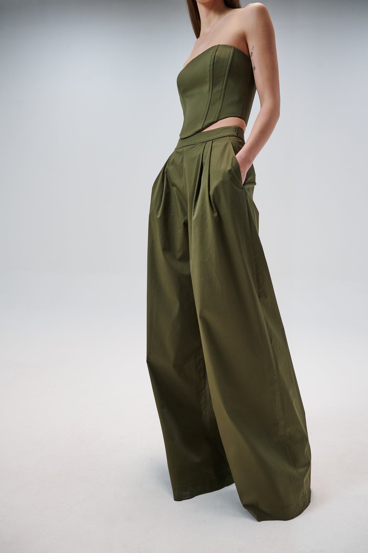 Wide leg cotton pants in military